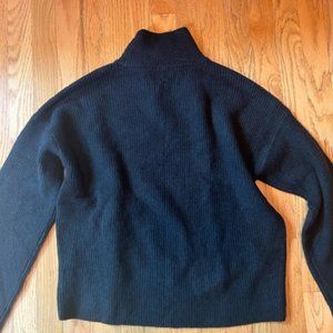 Abercrombie and Fitch Classic Easy Turtleneck Sweater in Black size Small